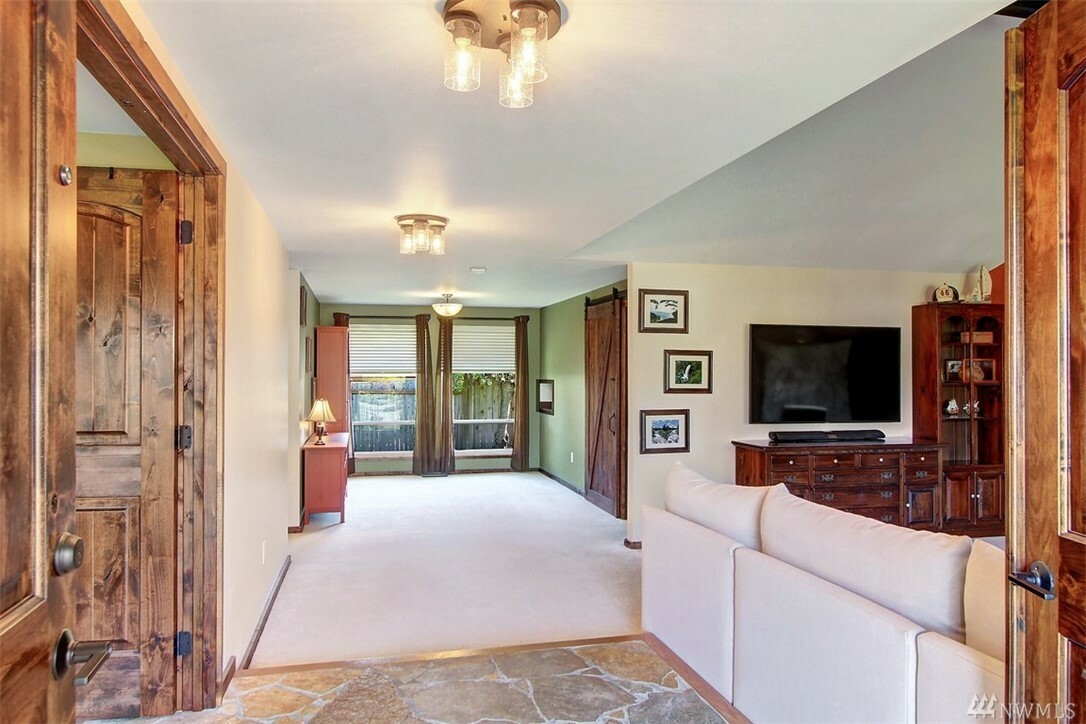 Property Photo:  3931 SW 316th St  WA 98023 