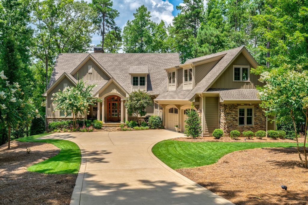 Property Photo: 1010 Grove Ct GA 30642