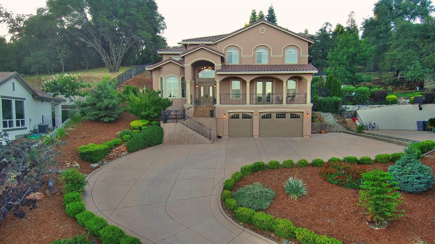 Property Photo: 780 Deerbrooke Trail CA 95603