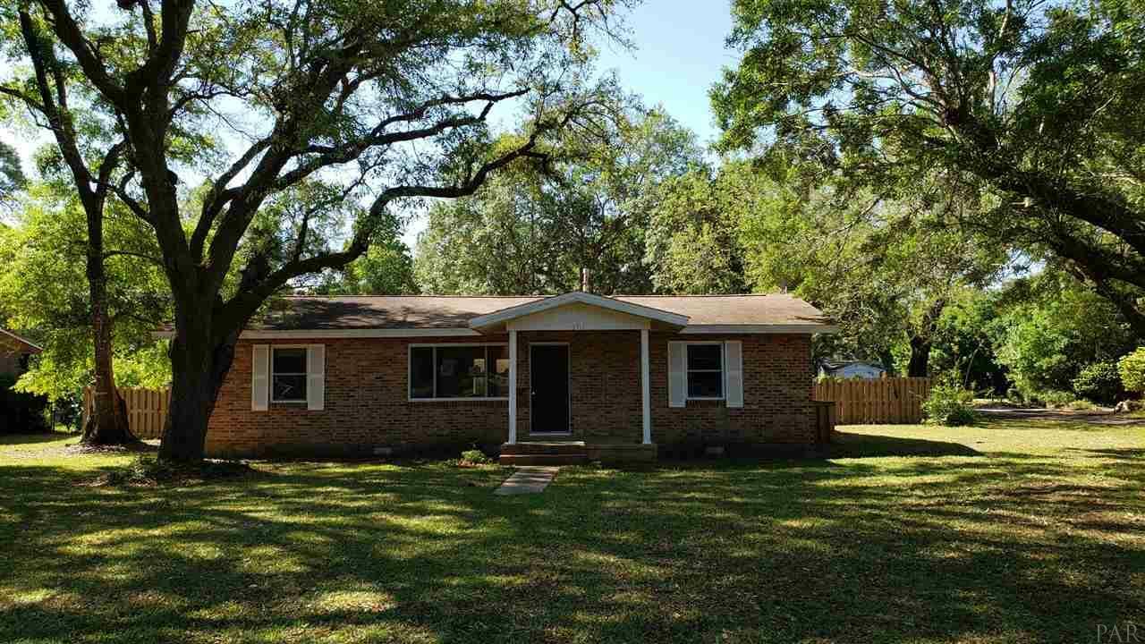 Property Photo:  3711 Raines St  FL 32514 