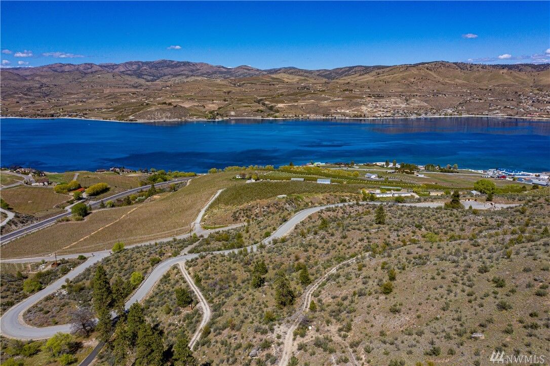Property Photo:  1 Hawks Meadow  WA 98816 
