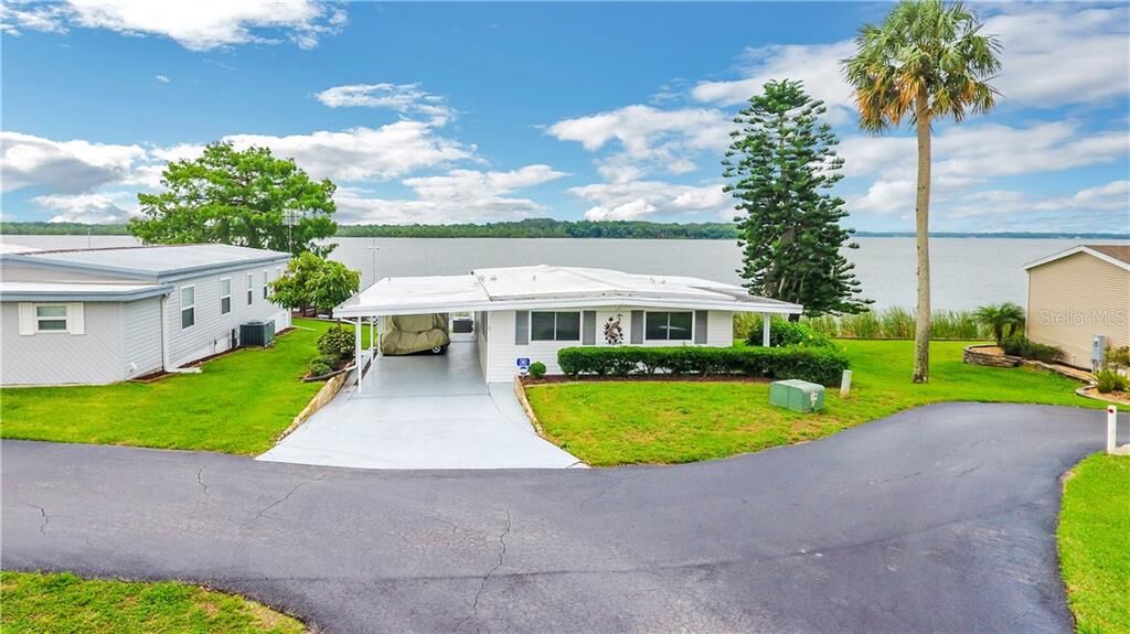 Property Photo: 8 Big Tree Drive FL 34731
