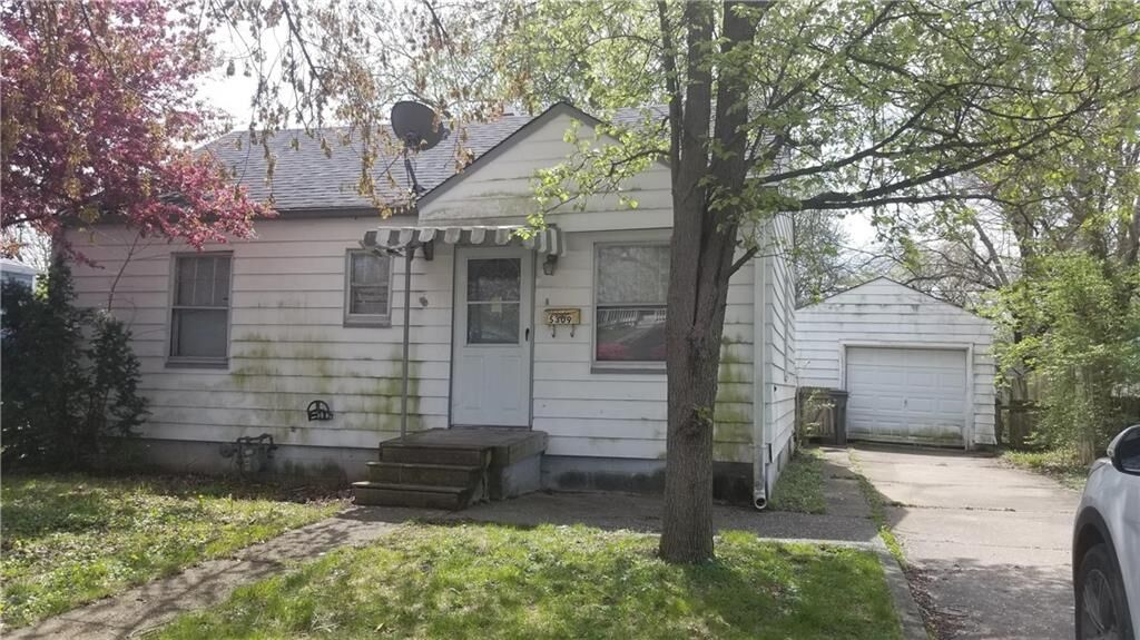 Property Photo: 5309 East 19th Place IN 46218