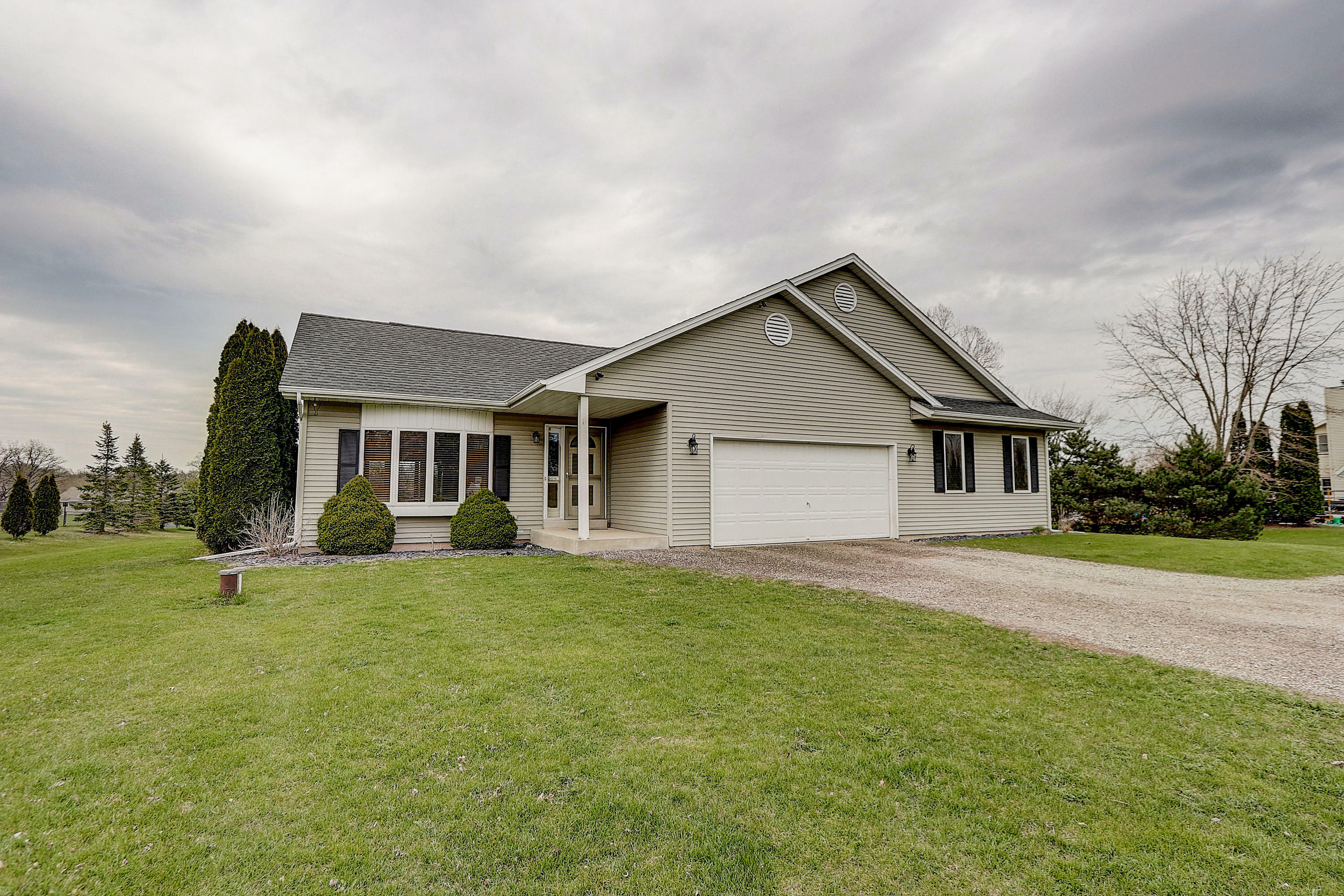 Property Photo:  W362s10180 Lewin Ln  WI 53119 