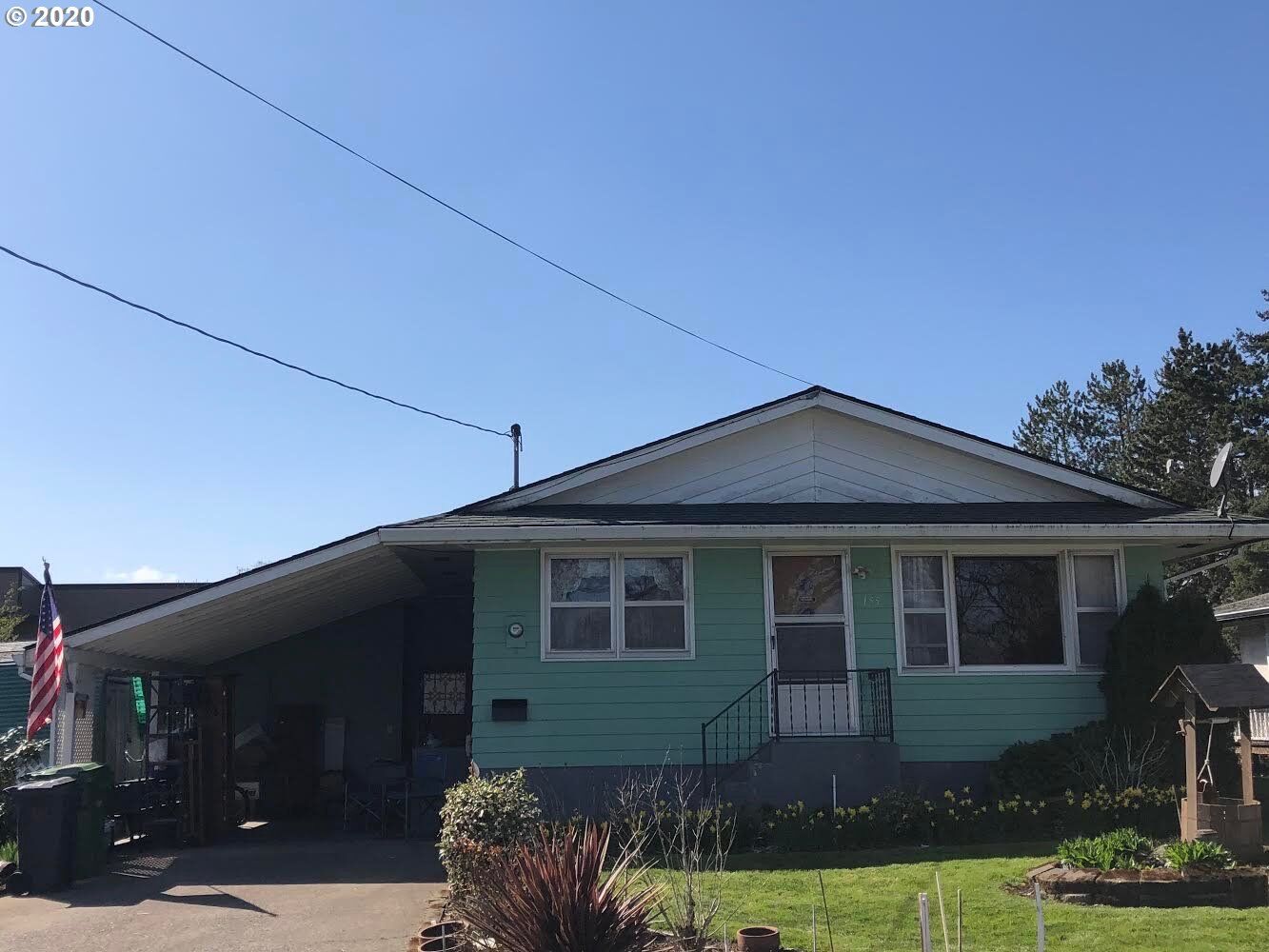 Property Photo: 155 N 13th St OR 97051