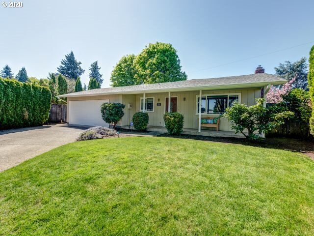 Property Photo: 2824 Cheryl St OR 97408