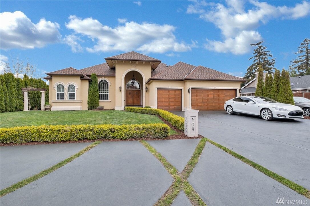 Property Photo:  608  Possession View Lane  WA 98275 