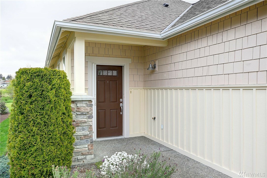 Property Photo:  2474 SW Winchester St  WA 98277 