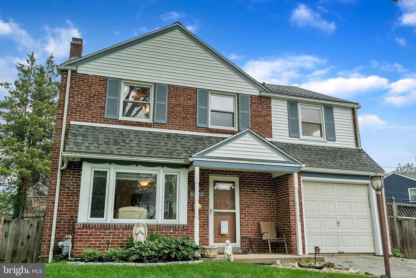 Property Photo: 1721 Hawthorne Avenue PA 19083