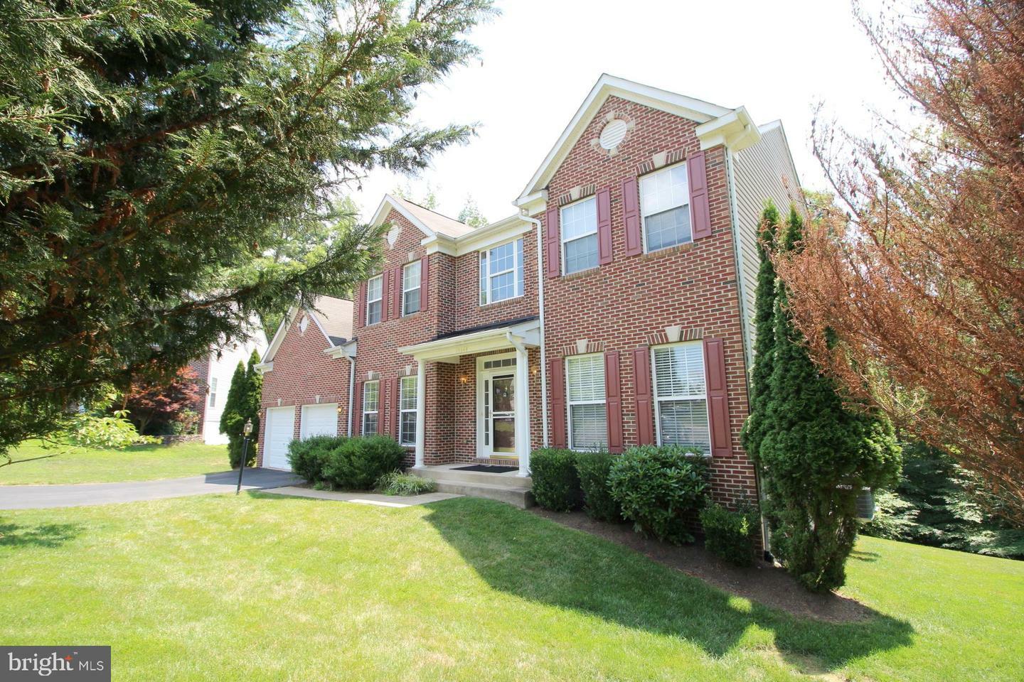 Property Photo: 15348 Dillwyn Court VA 22193