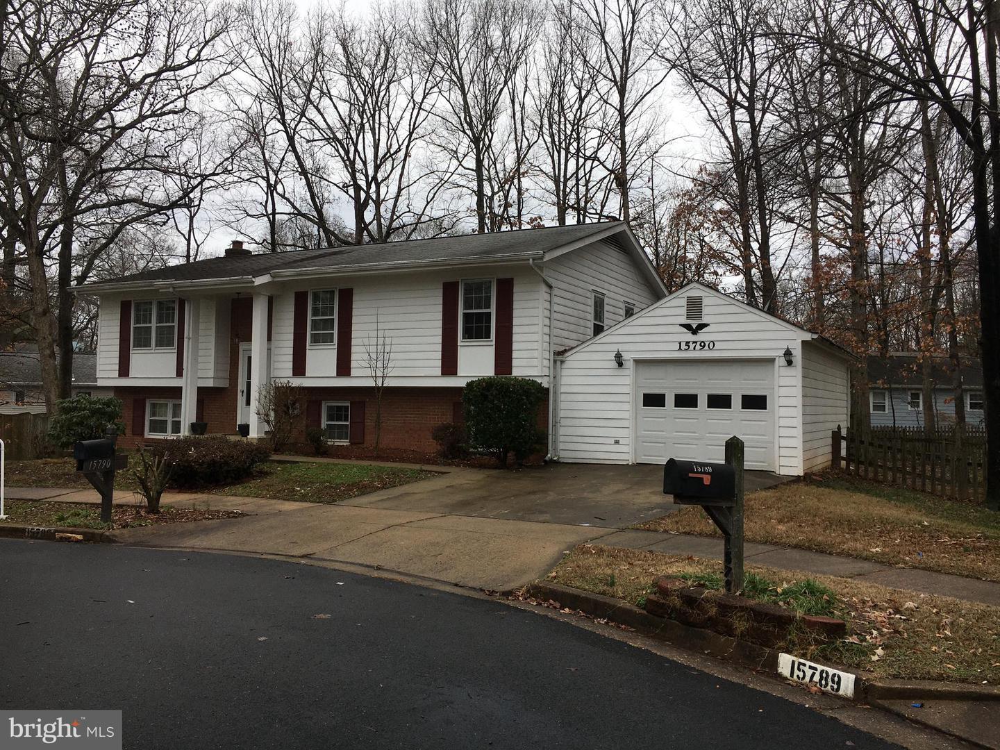 Property Photo: 15790 Lazy Day Lane VA 22025