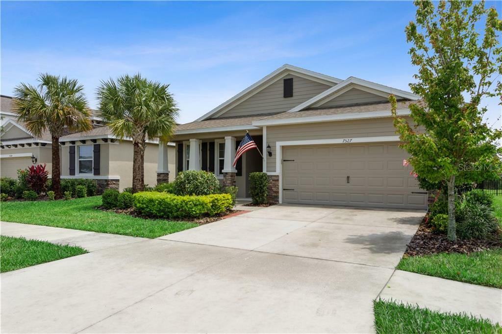 Property Photo:  7527 Lantern Park Avenue  FL 33572 