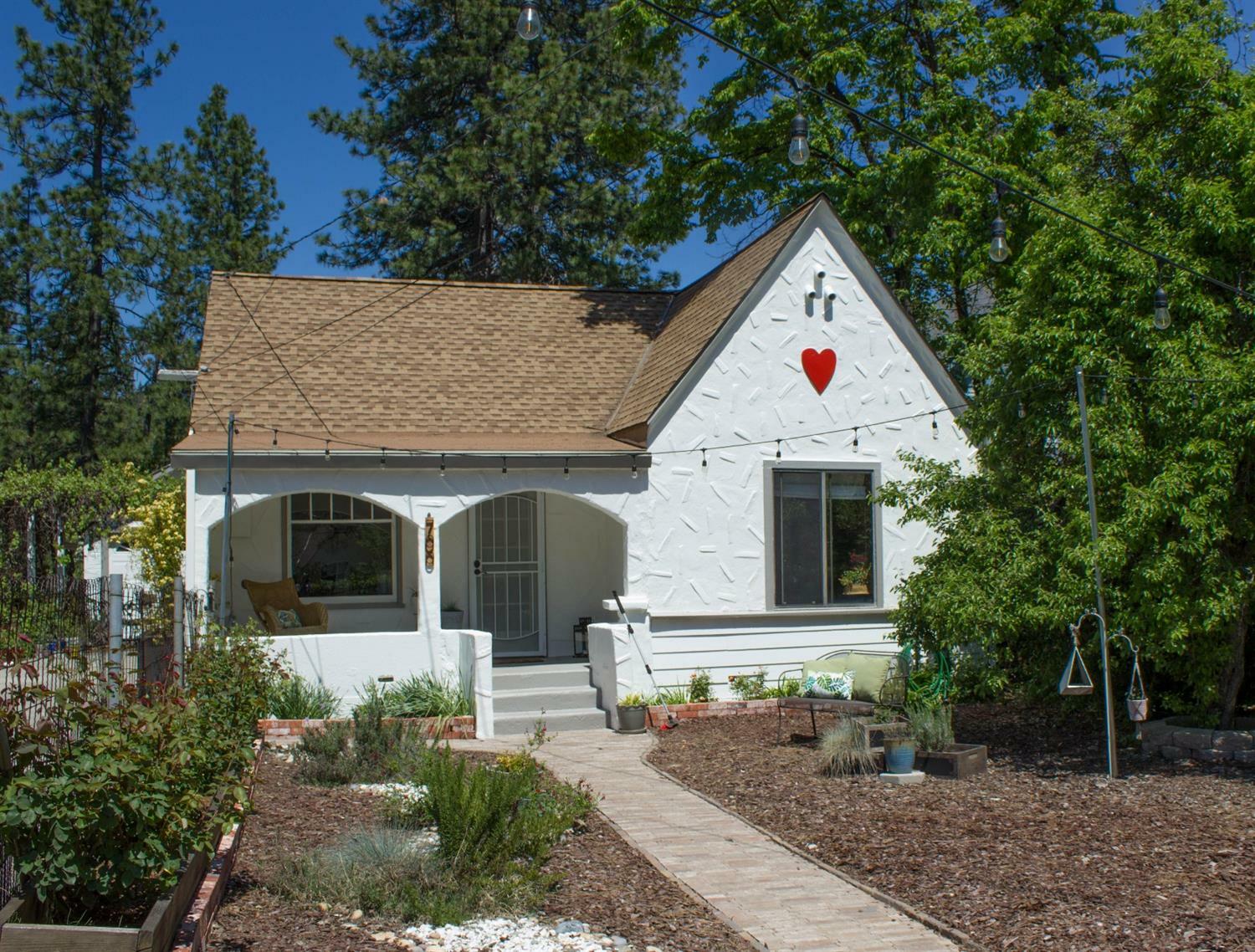 Property Photo: 700 West Broad Street CA 95959