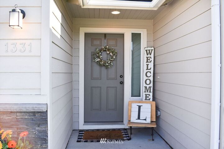 Property Photo: 1331 E Egeland Drive WA 98837
