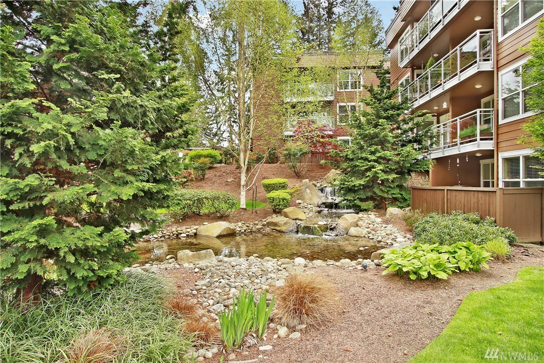 Property Photo:  22910 90th Ave W E405  WA 98026 