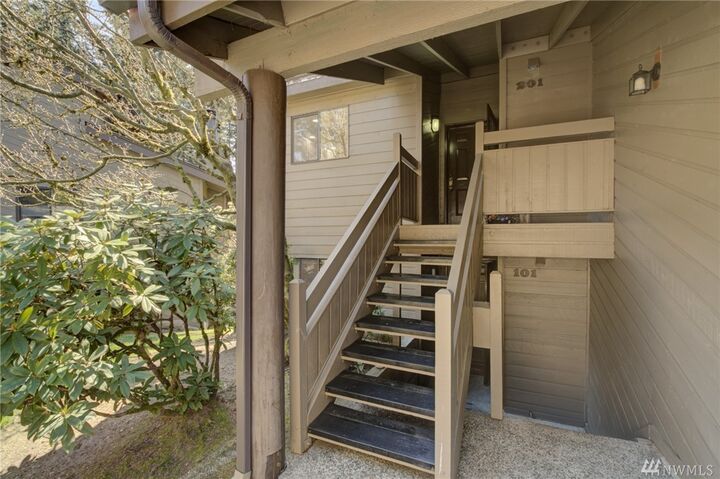 Property Photo:  19115  Ballinger Way NE 201  WA 98155 