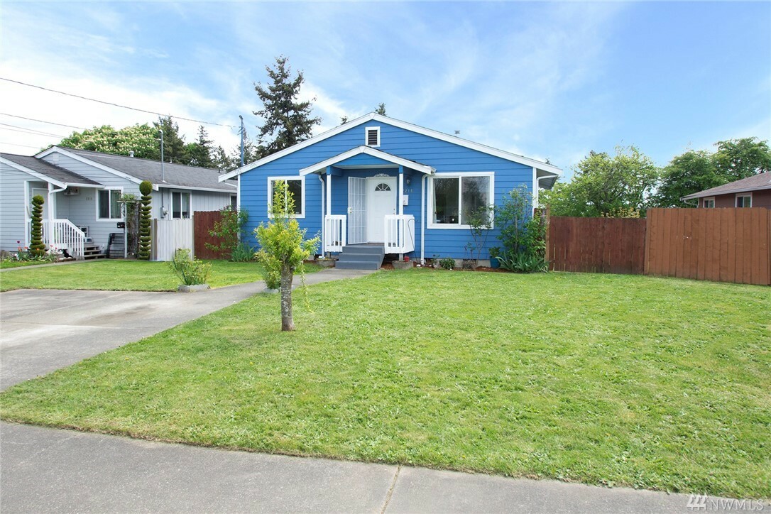 Property Photo:  2214 S 25th St  WA 98405 