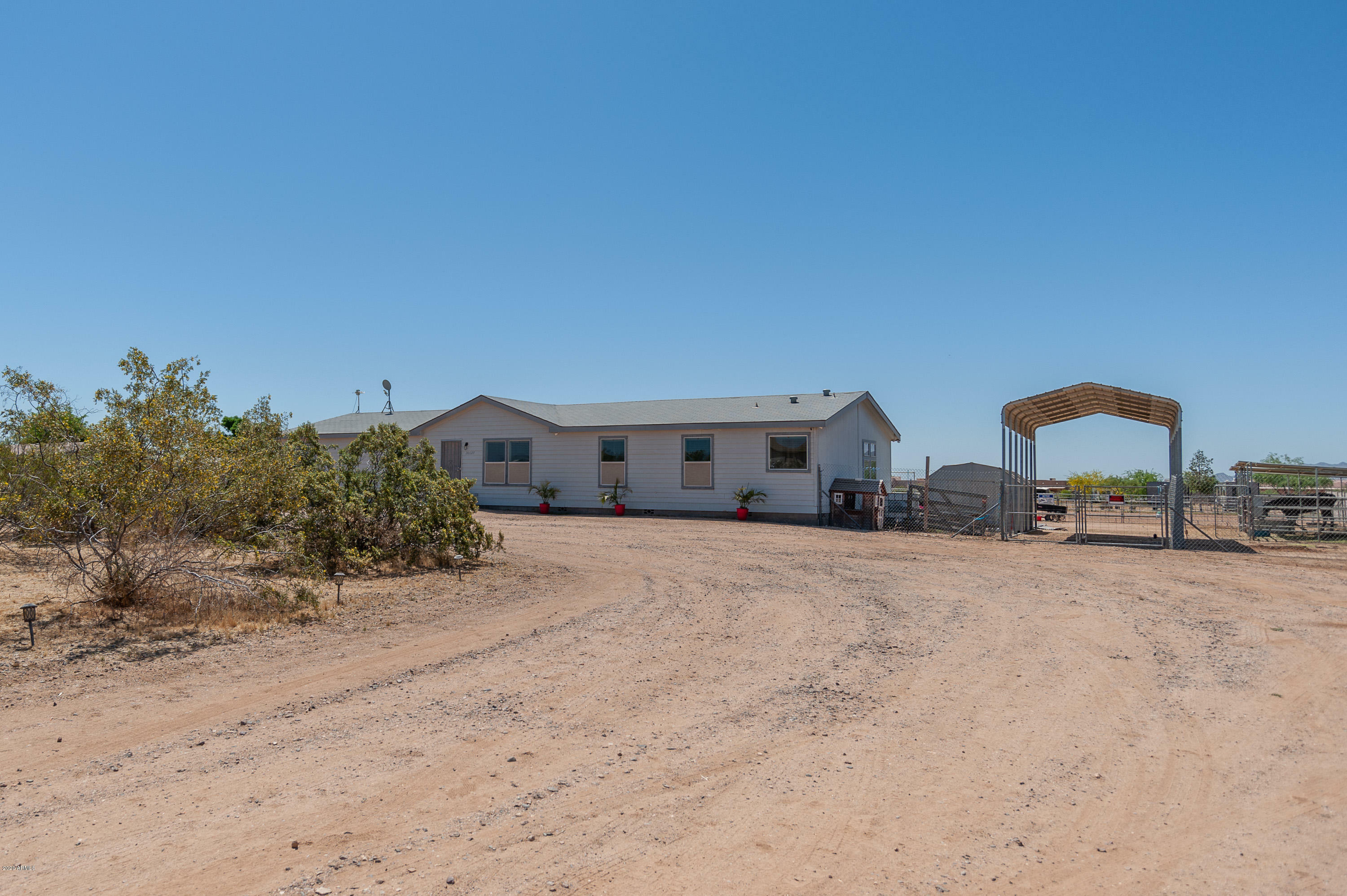 Property Photo: 20627 W Bradley Road AZ 85361