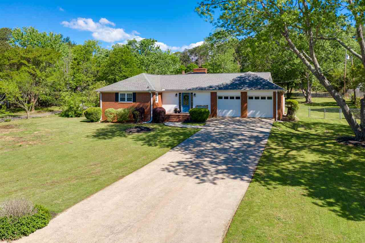 Property Photo: 121 Sunline Place SC 29307