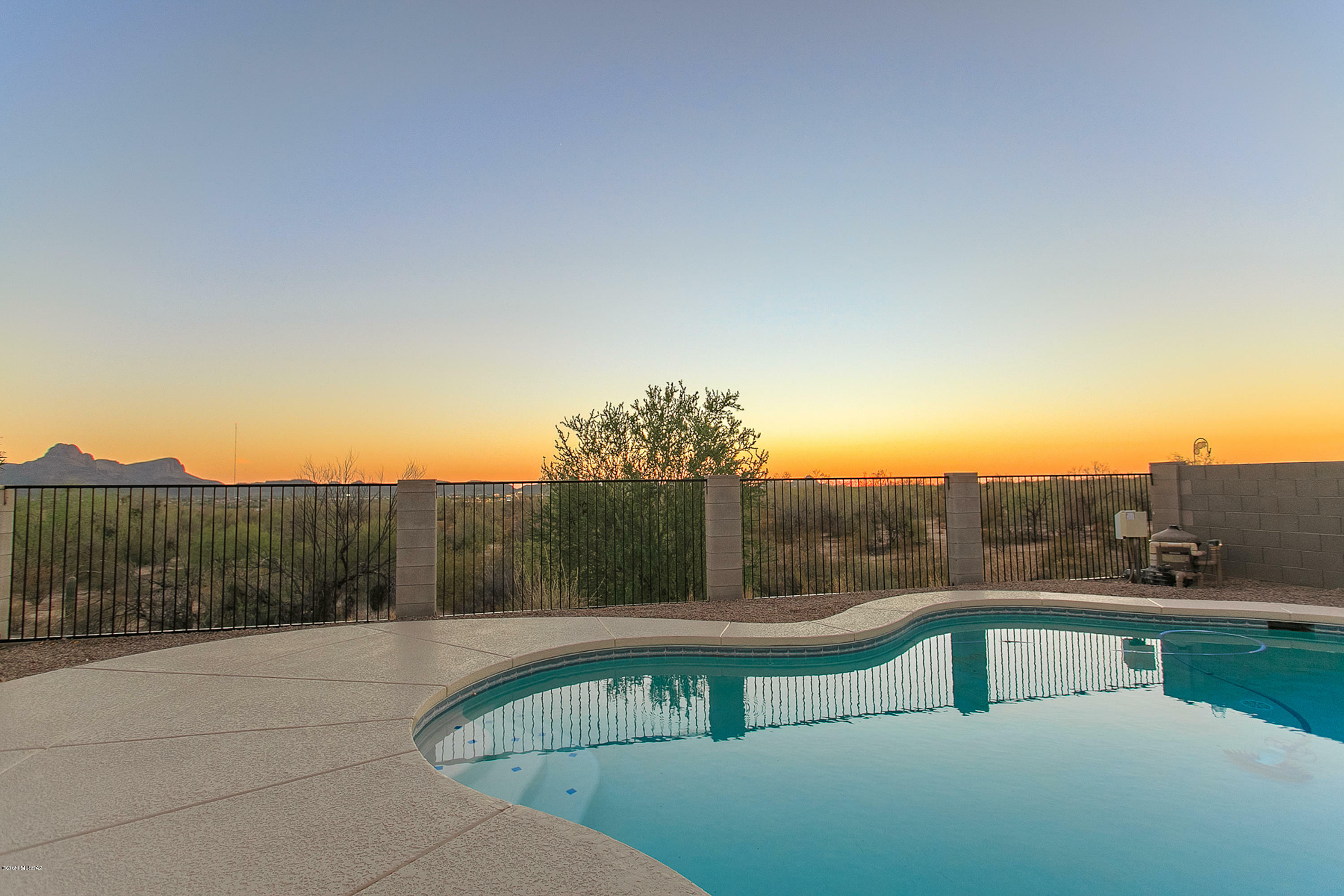 Property Photo: 9323 N Red Diamond Avenue AZ 85742
