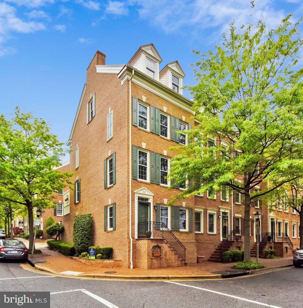 Property Photo:  1100 N Fairfax Street  VA 22314 