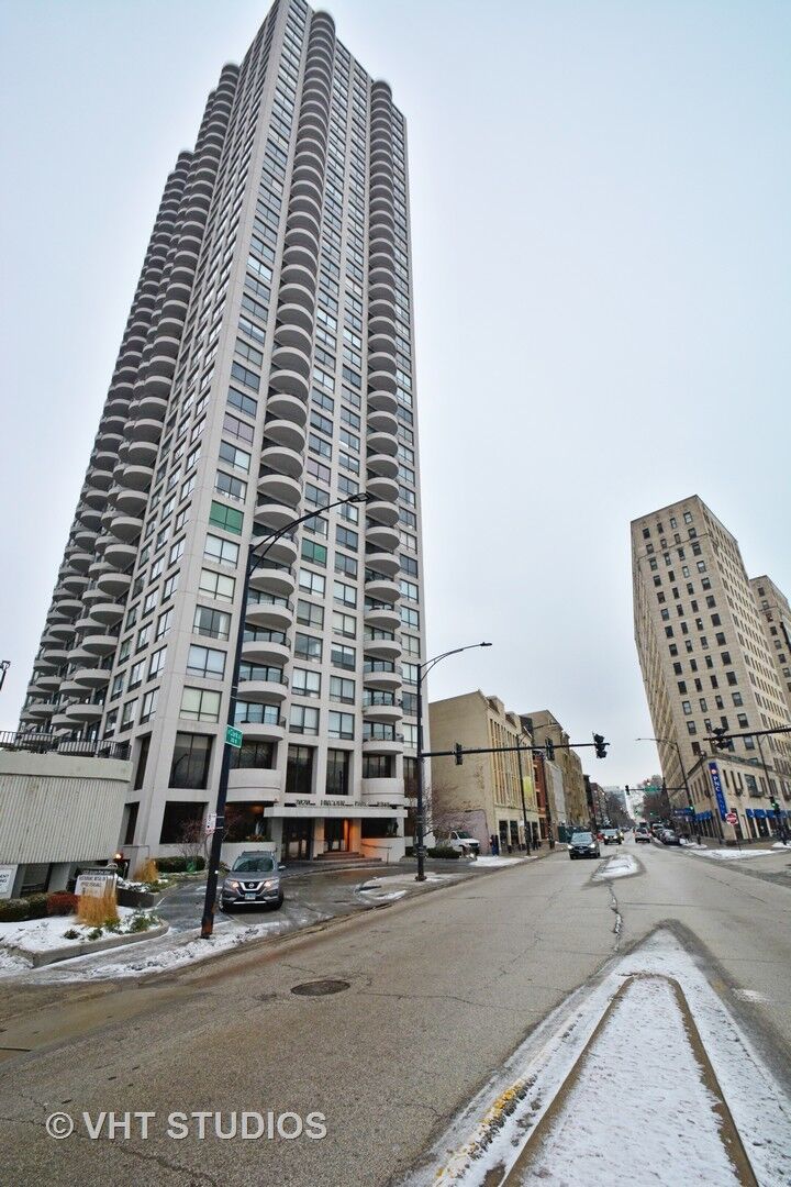 Property Photo: 2020 North Lincoln Park West Avenue 9C IL 60614