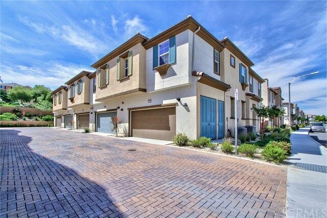 Property Photo: 40385 Calle Real CA 92563
