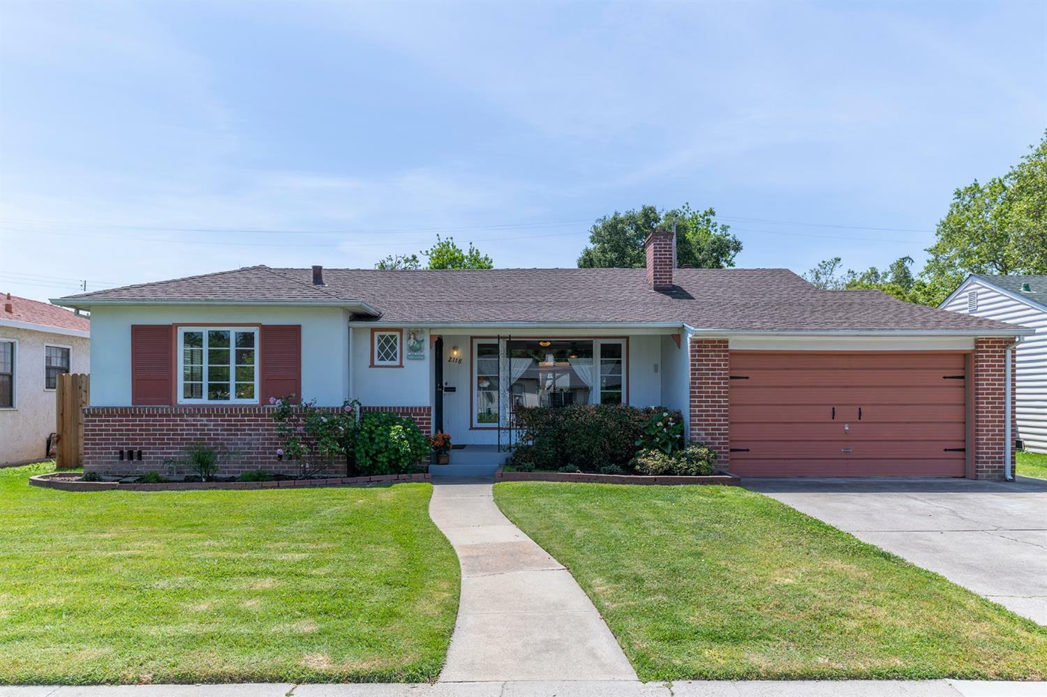 Property Photo:  2118 23rd Avenue  CA 95822 