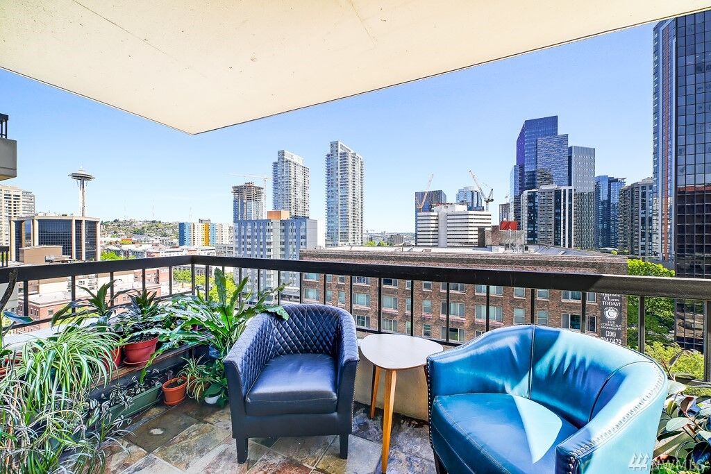 Property Photo: 2201 3rd Avenue 1206 WA 98121