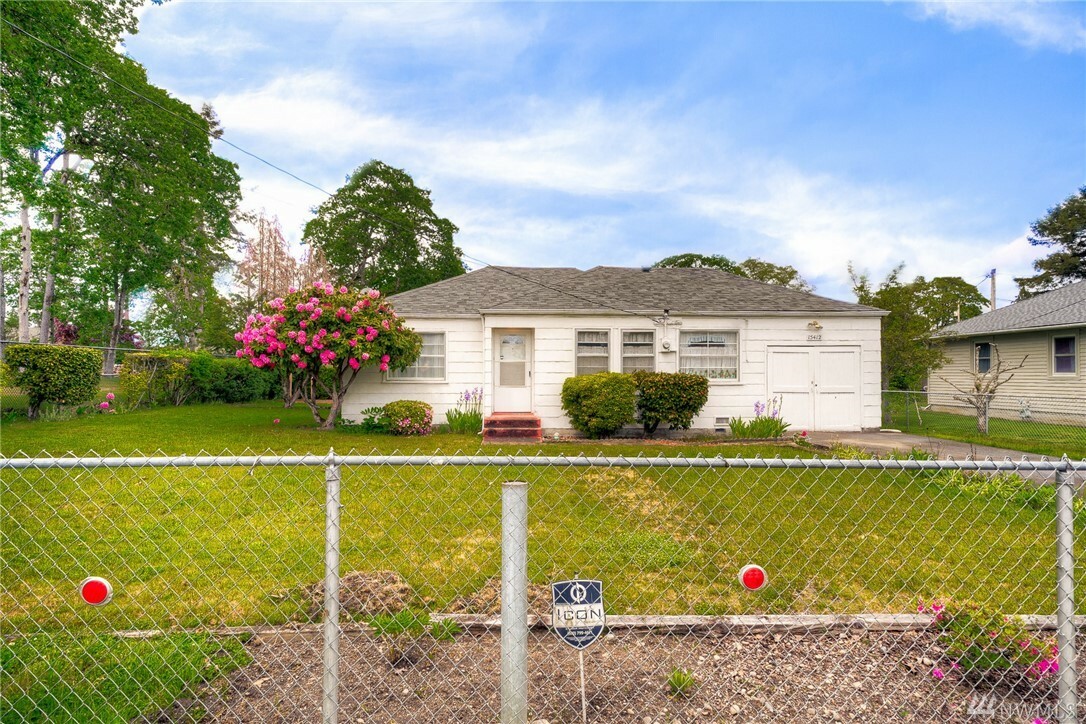 Property Photo: 15412 Portland Ave SW WA 98498