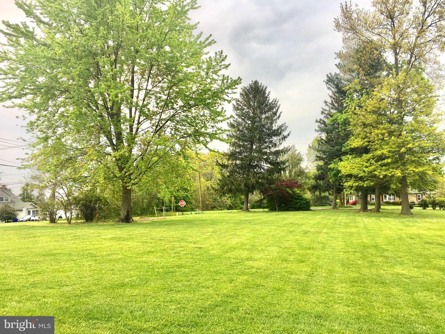 Property Photo: 617 Hillcrest Drive PA 17019