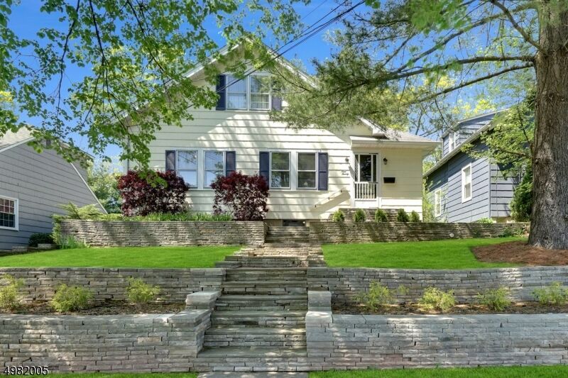 Property Photo:  920 North Ave W  NJ 07090 