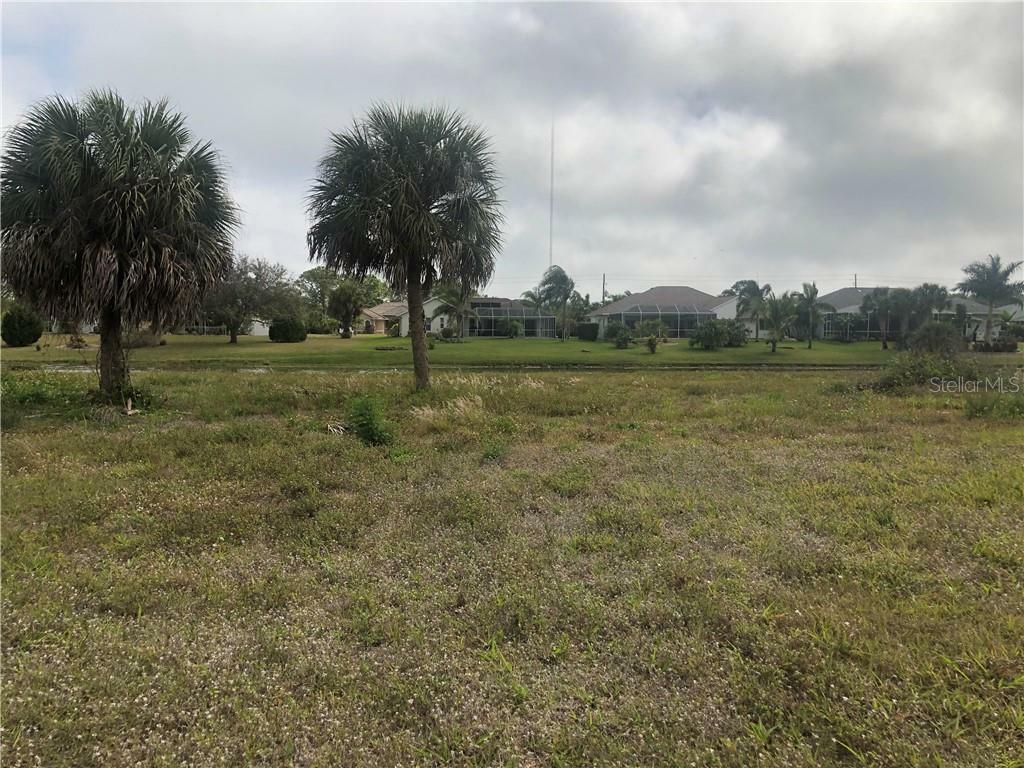 Property Photo:  839 Rotonda Circle  FL 33947 