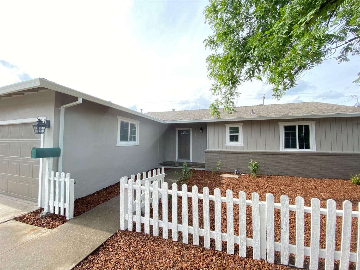 Property Photo:  5421 Calistoga Way  CA 95841 