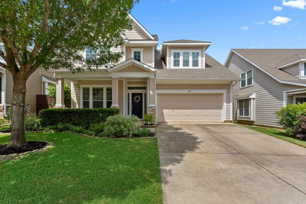 Property Photo: 1041 Honeysuckle TX 76051
