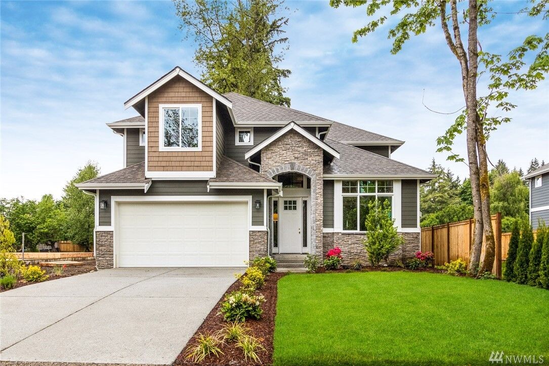 Property Photo:  4918 NE 1st Street  WA 98059 