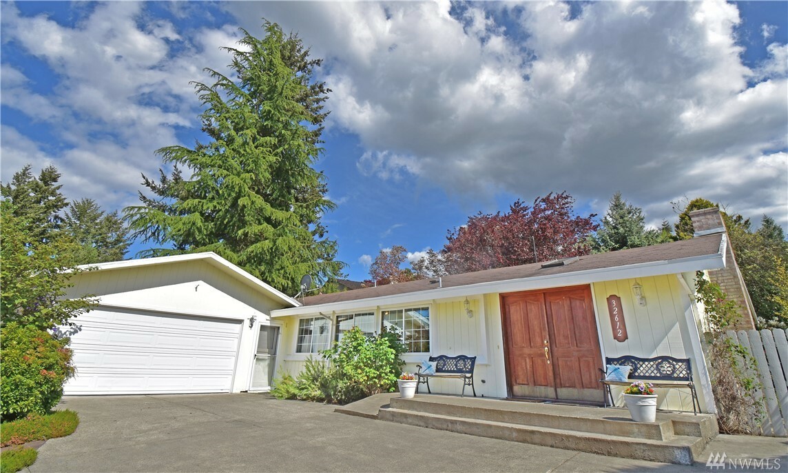 Property Photo: 32612 39th Ave SW WA 98023