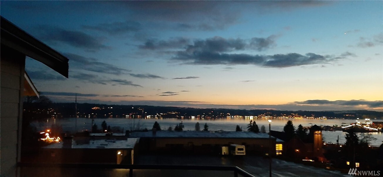 Property Photo: 1329 Ironsides Avenue WA 98310
