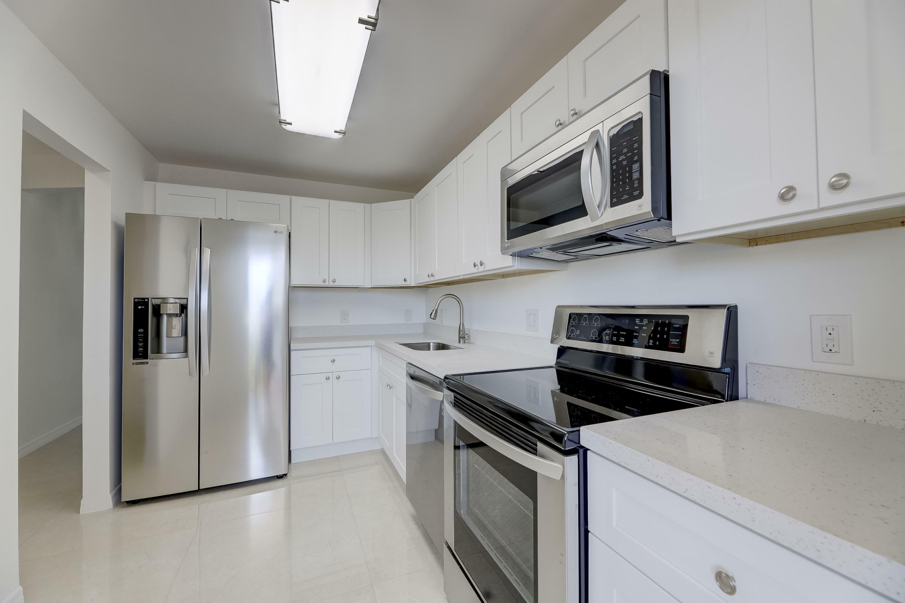 Property Photo: 2731 NE 14th Street 629 FL 33062
