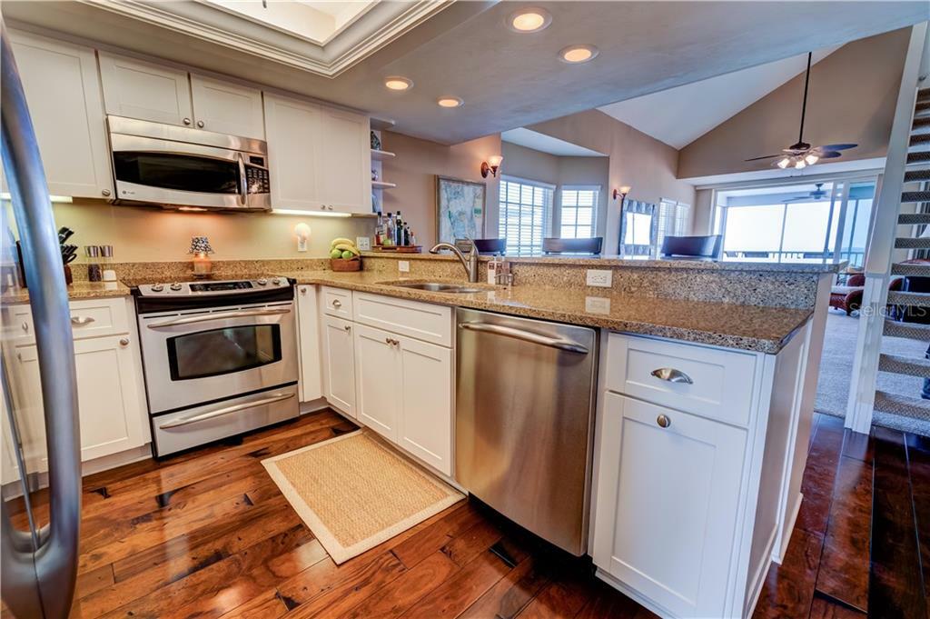Property Photo: 7466 Palm Island Drive 2924 FL 33946