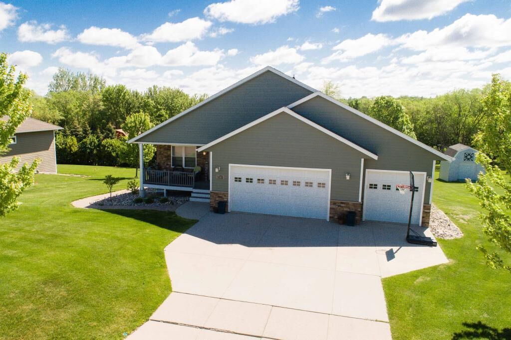 Property Photo: 1309 Jessie Court MN 56537