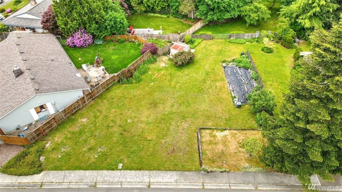 Property Photo:  165 Xx 147th Ave SE  WA 98058 