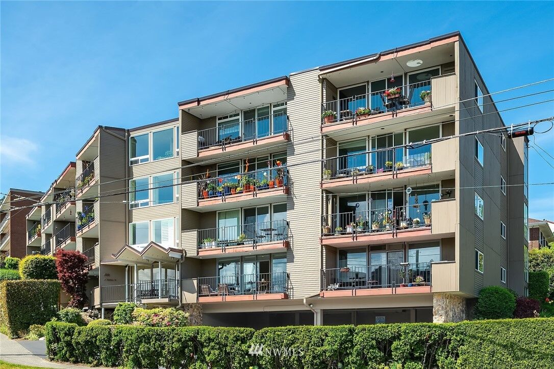 Property Photo:  500 W Olympic Place 102  WA 98119 