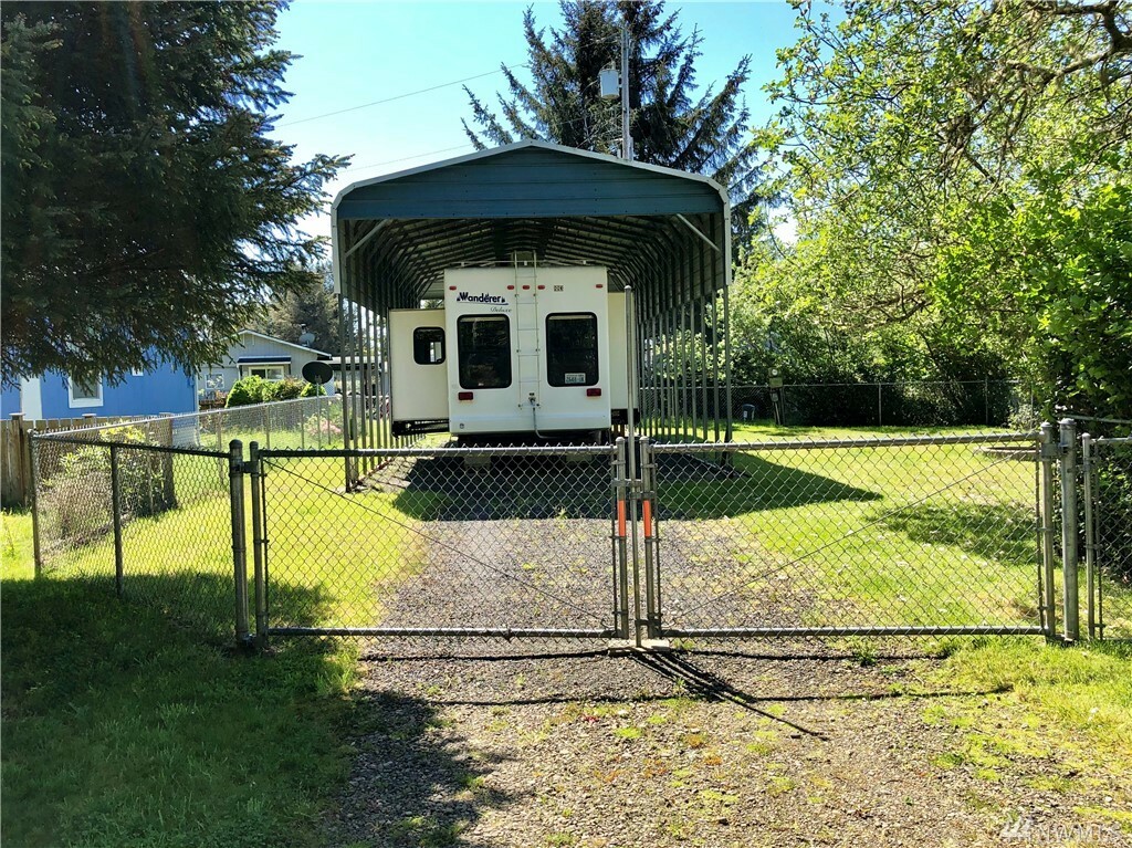 Property Photo:  883 Magellan Ave NE  WA 98569 