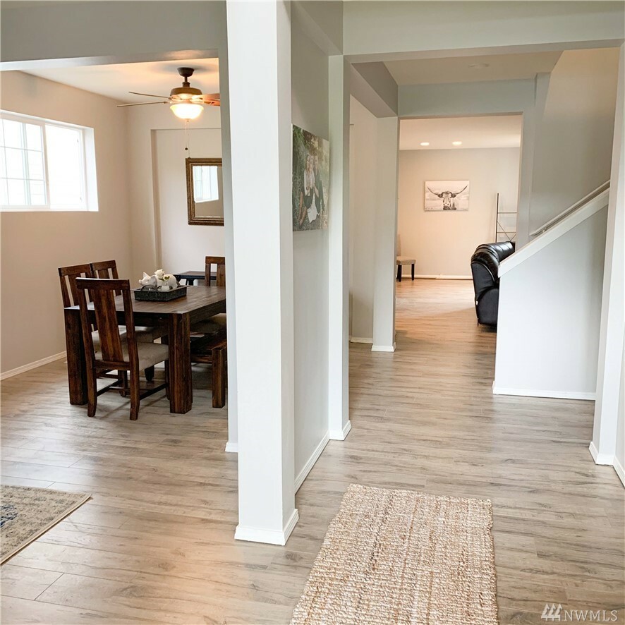 Property Photo:  7206 Douglas Ave SE  WA 98065 