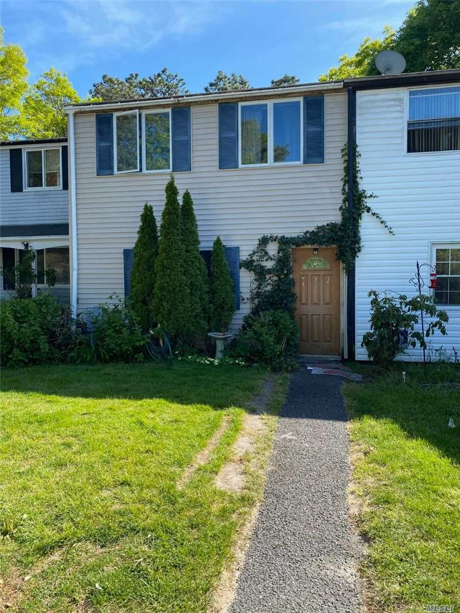 Property Photo:  172 Hill Rise  NY 11933 
