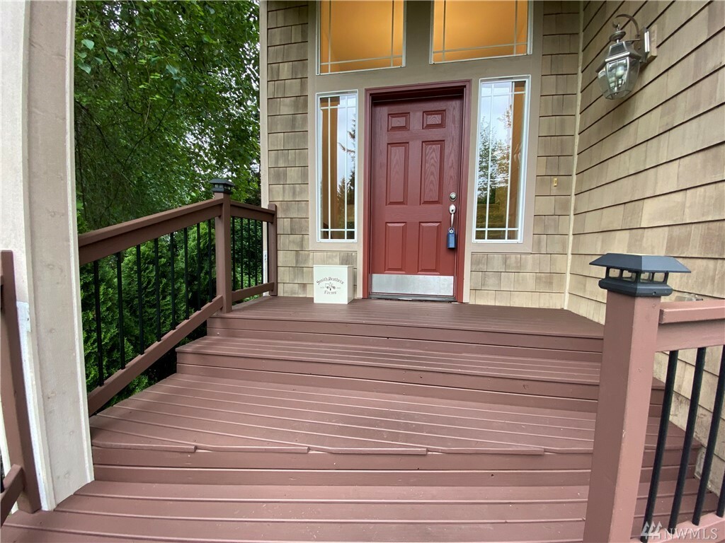 Property Photo: 1815 NE 27th Ct WA 98056