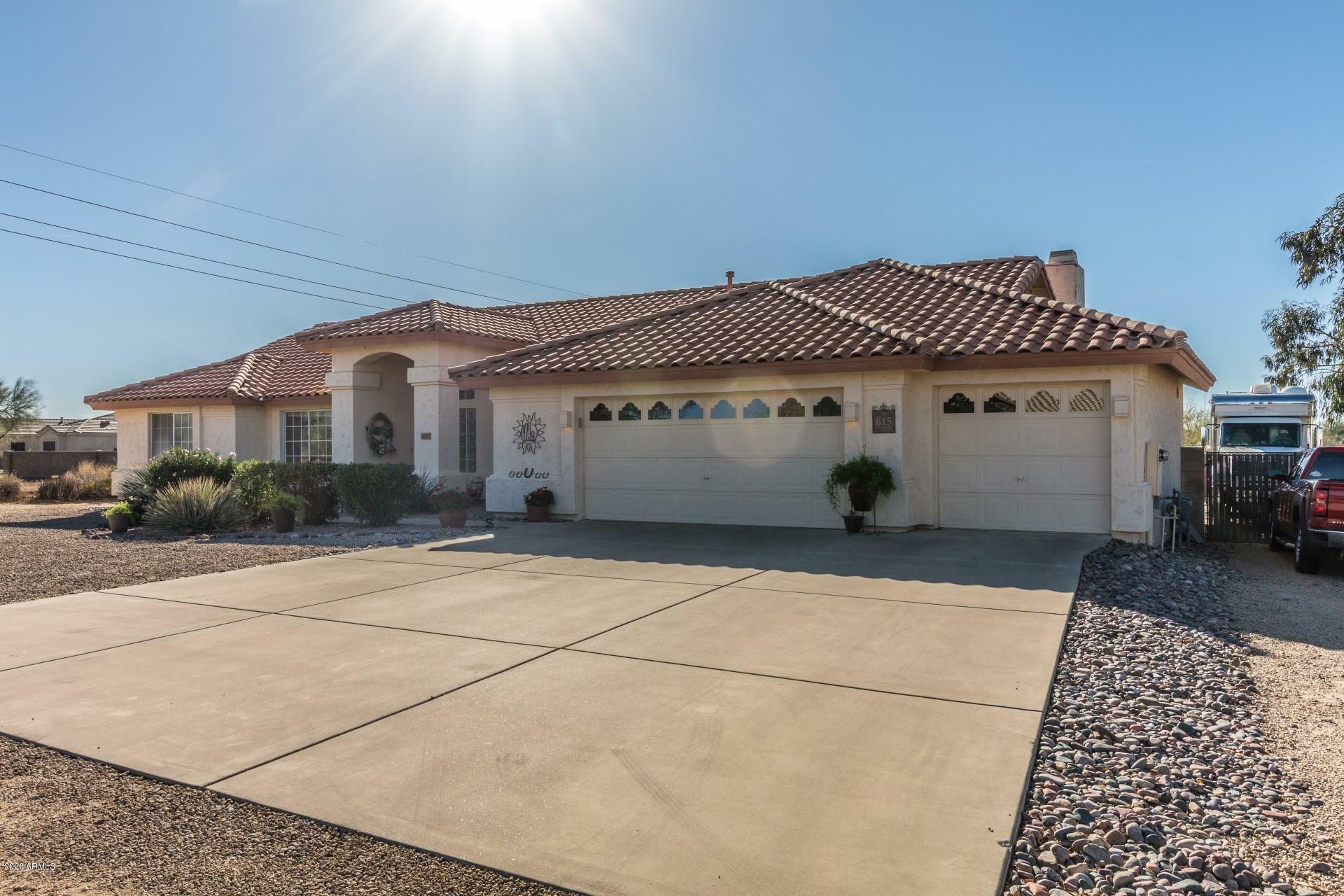 Property Photo:  615 E Lavitt Lane  AZ 85086 