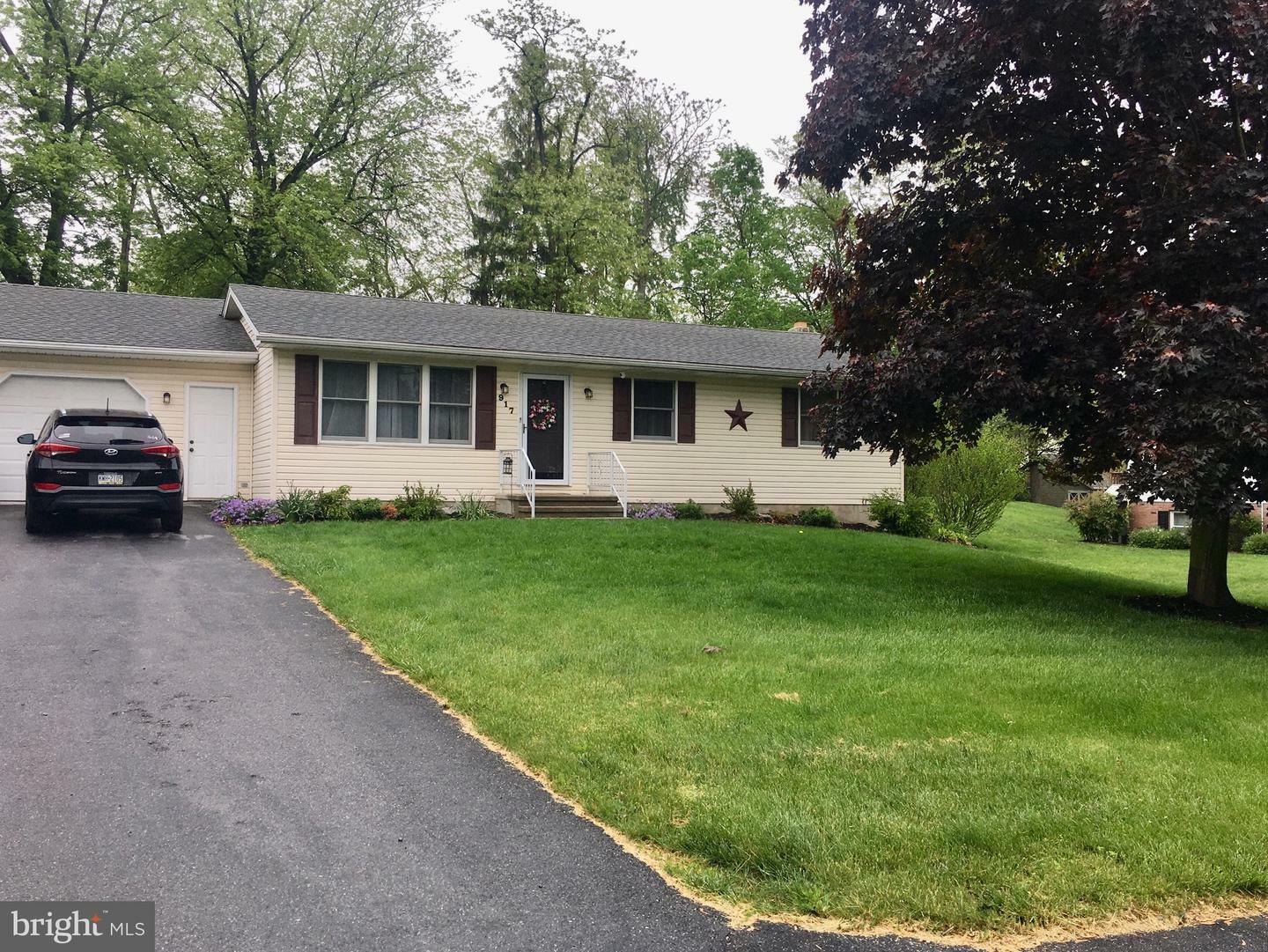 Property Photo:  917 Woodland Parkway  PA 17268 