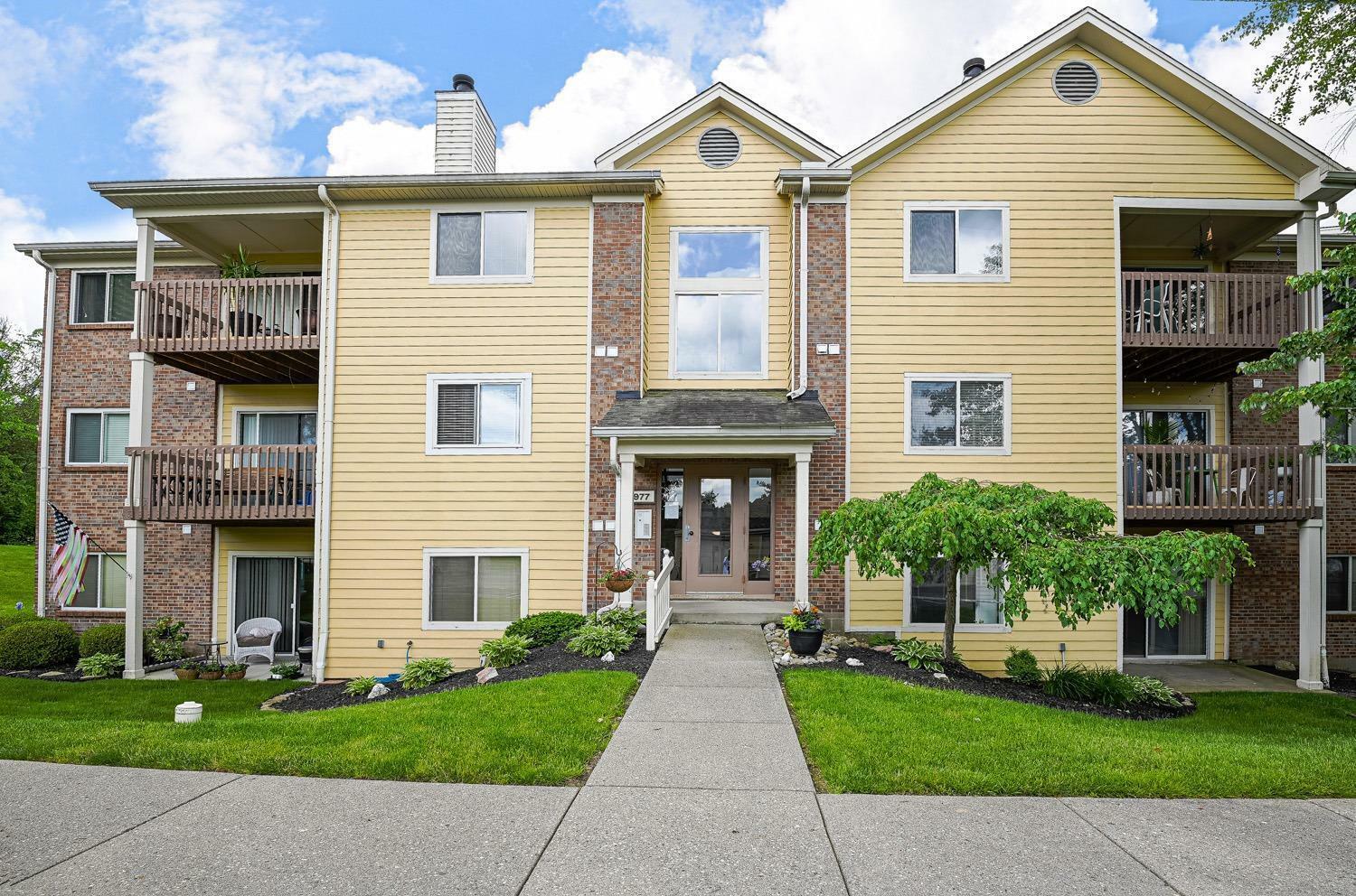 Property Photo: 977 Cedar Ridge Dr 6 OH 45245